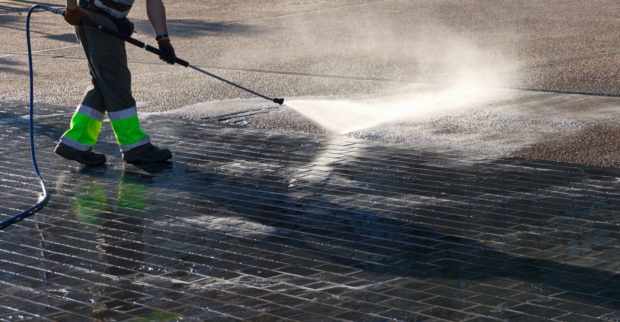 Power Washer vs. Pressure Washer: What’s the Difference? - KAKE