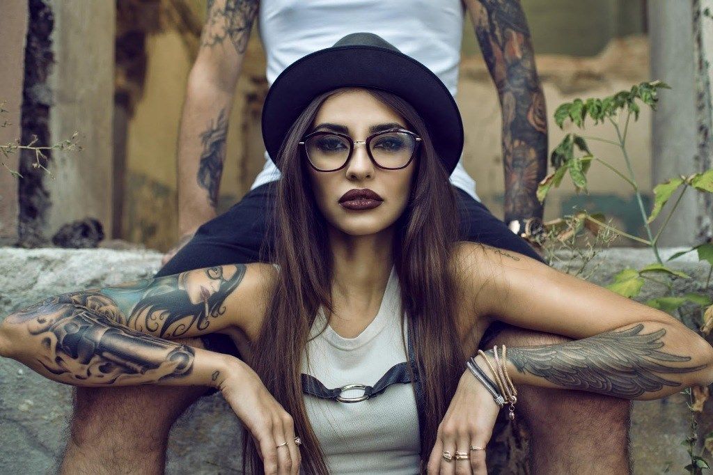 2 Tattoo Accessories To Wear To Show Off Your Ink