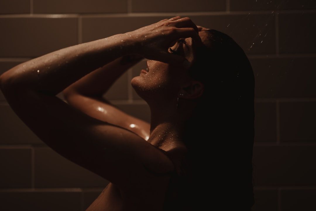 How To Get Rid of Dark Inner Thighs with Baking Soda